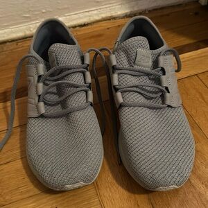 New Balance knit sneakers, like new, size 8.5
